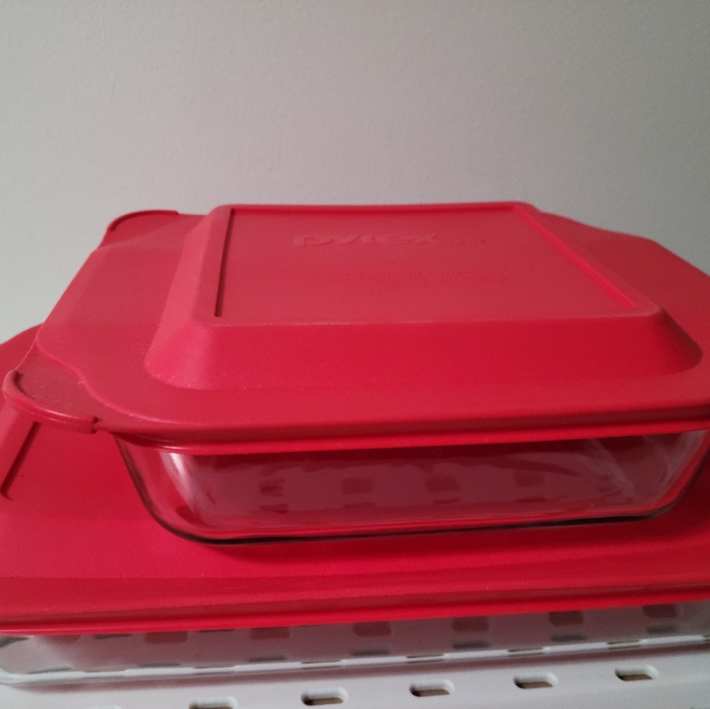 Pyrex bake and store container set